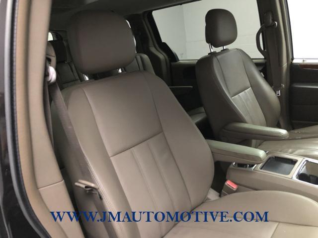 Used Chrysler Town & Country 4dr Wgn Touring 2014 | J&M Automotive Sls&Svc LLC. Naugatuck, Connecticut Used Chrysler Town & Country 4dr Wgn Touring 2014 | J&M Automotive Sls&Svc LLC. Naugatuck, Connecticut