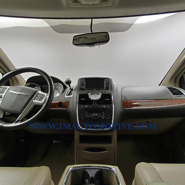 Used Chrysler Town & Country 4dr Wgn Touring 2014 | J&M Automotive Sls&Svc LLC. Naugatuck, Connecticut Used Chrysler Town & Country 4dr Wgn Touring 2014 | J&M Automotive Sls&Svc LLC. Naugatuck, Connecticut