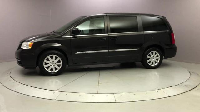 Used Chrysler Town & Country 4dr Wgn Touring 2014 | J&M Automotive Sls&Svc LLC. Naugatuck, Connecticut Used Chrysler Town & Country 4dr Wgn Touring 2014 | J&M Automotive Sls&Svc LLC. Naugatuck, Connecticut
