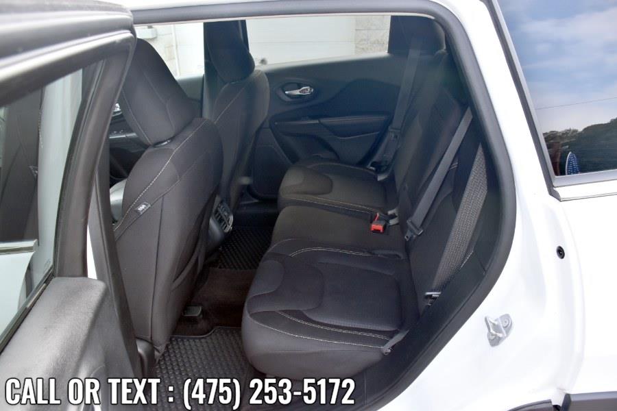 Used Jeep Cherokee 4WD 4dr Latitude 2016 | Highline Car Connection. Waterbury, Connecticut Used Jeep Cherokee 4WD 4dr Latitude 2016 | Highline Car Connection. Waterbury, Connecticut