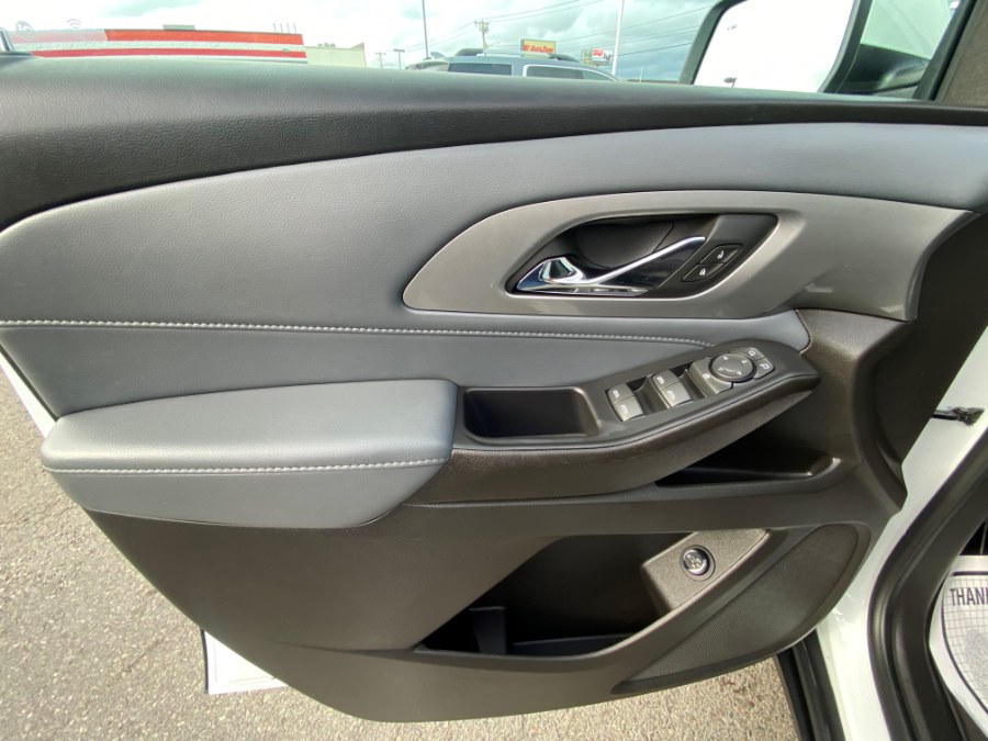 Used Chevrolet Traverse AWD 4dr LT Cloth w/1LT 2021 | Inman Motors Sales. Medford, Massachusetts Used Chevrolet Traverse AWD 4dr LT Cloth w/1LT 2021 | Inman Motors Sales. Medford, Massachusetts