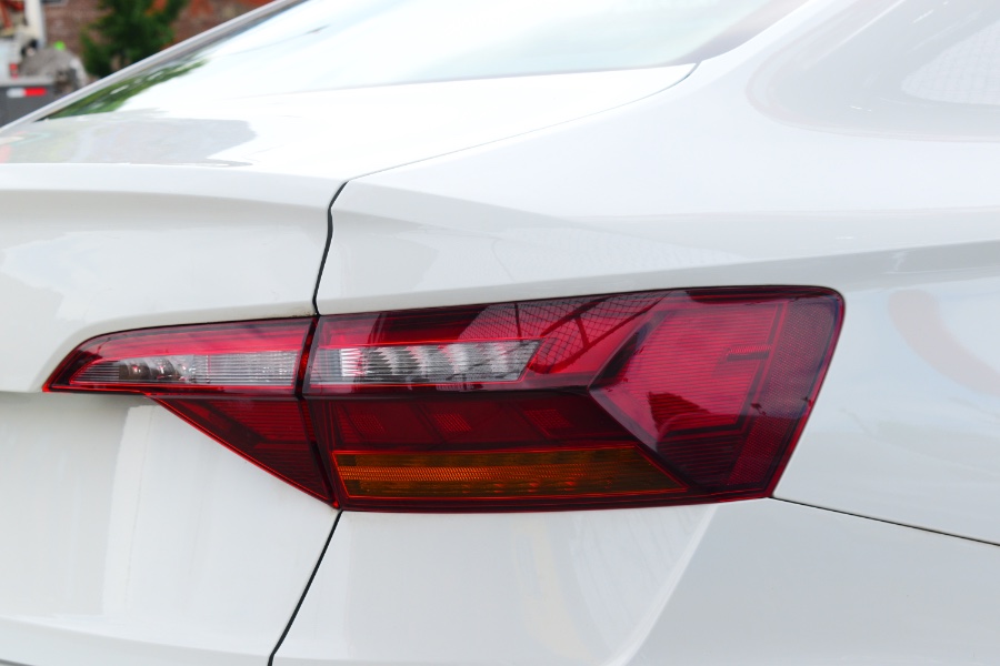 Used Volkswagen Jetta SEL Auto w/SULEV 2019 | Hillside Auto Mall Inc.. Jamaica, New York Used Volkswagen Jetta SEL Auto w/SULEV 2019 | Hillside Auto Mall Inc.. Jamaica, New York