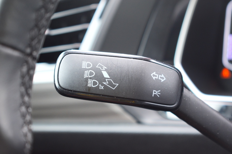 Used Volkswagen Jetta SEL Auto w/SULEV 2019 | Hillside Auto Mall Inc.. Jamaica, New York Used Volkswagen Jetta SEL Auto w/SULEV 2019 | Hillside Auto Mall Inc.. Jamaica, New York