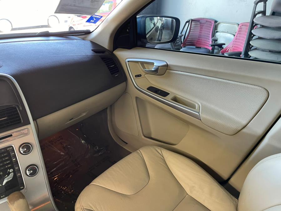 2011 Volvo XC60 FWD 4dr 3.2L, available for sale in Garden Grove, California | U Save Auto Auction. Garden Grove, California 2011 Volvo XC60 FWD 4dr 3.2L, available for sale in Garden Grove, California | U Save Auto Auction. Garden Grove, California