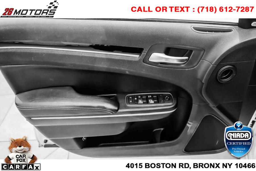 Used Chrysler 300 300S RWD 2019 | 26 Motors Corp. Bronx, New York Used Chrysler 300 300S RWD 2019 | 26 Motors Corp. Bronx, New York