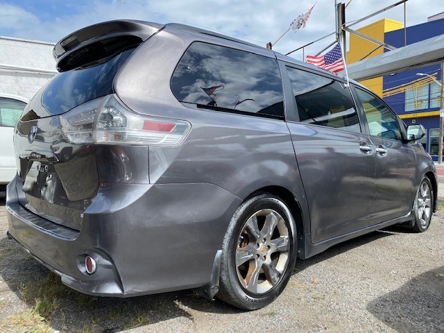 Used Toyota Sienna 5dr 8-Pass Van V6 SE FWD (Natl) 2013 | Wide World Inc. Brooklyn, New York Used Toyota Sienna 5dr 8-Pass Van V6 SE FWD (Natl) 2013 | Wide World Inc. Brooklyn, New York