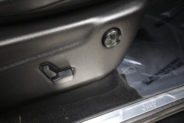 Used Jeep Grand Cherokee SRT8 HEMI 4WD w/ Navi & rearCam 2014 | Car Revolution. Maple Shade, New Jersey Used Jeep Grand Cherokee SRT8 HEMI 4WD w/ Navi & rearCam 2014 | Car Revolution. Maple Shade, New Jersey