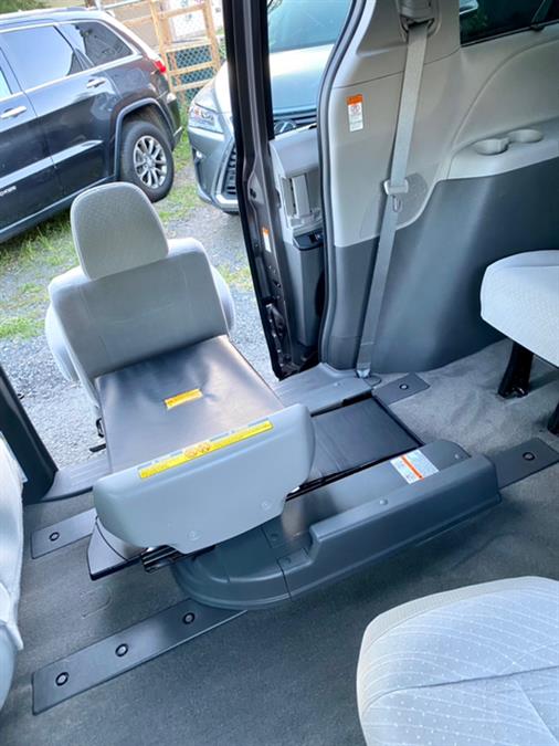 Used Toyota Sienna LE Auto Access Seat FWD 7-Passenger (Natl) 2019 | Easy Credit of Jersey. South Hackensack, New Jersey
