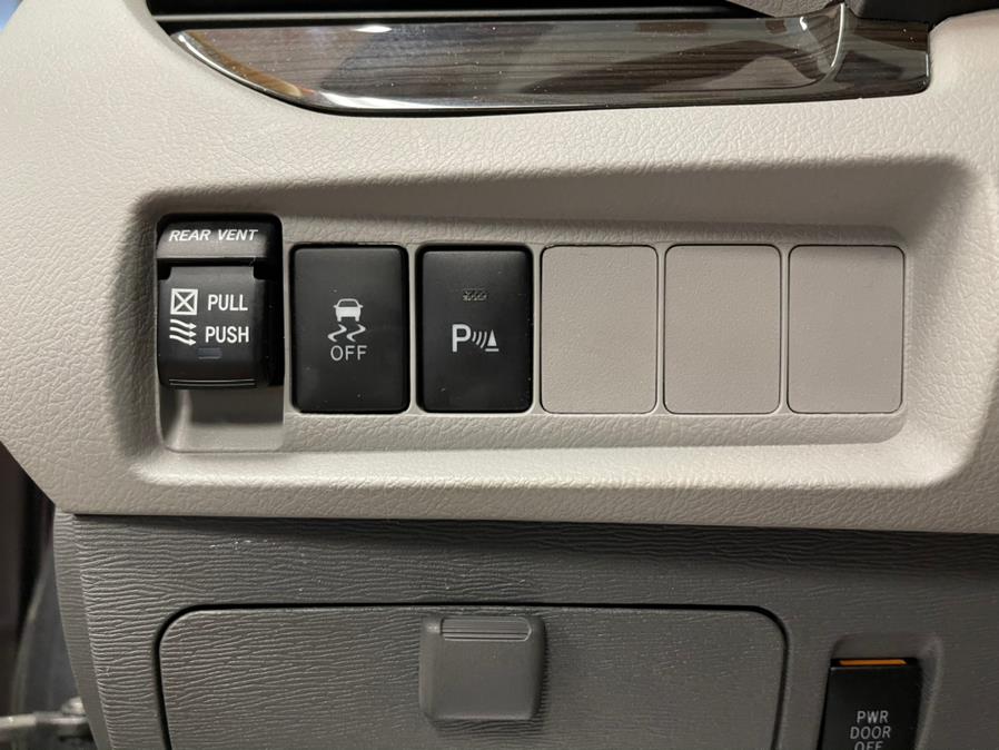 2018 Toyota Sienna XLE FWD 8-Passenger (Natl), available for sale in Inwood, New York | 5 Towns Drive. Inwood, New York 2018 Toyota Sienna XLE FWD 8-Passenger (Natl), available for sale in Inwood, New York | 5 Towns Drive. Inwood, New York