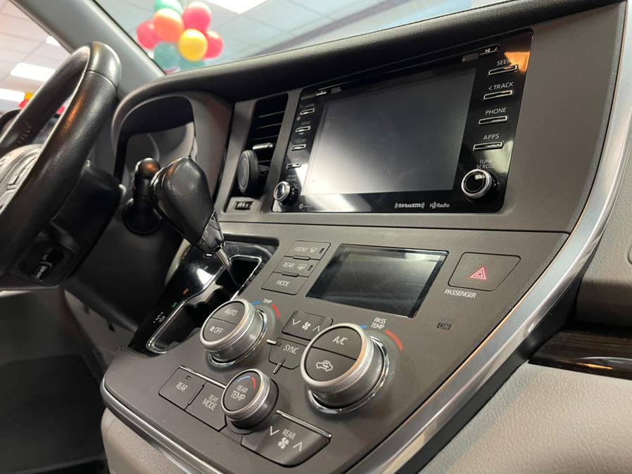 2018 Toyota Sienna XLE FWD 8-Passenger (Natl), available for sale in Inwood, New York | 5 Towns Drive. Inwood, New York 2018 Toyota Sienna XLE FWD 8-Passenger (Natl), available for sale in Inwood, New York | 5 Towns Drive. Inwood, New York