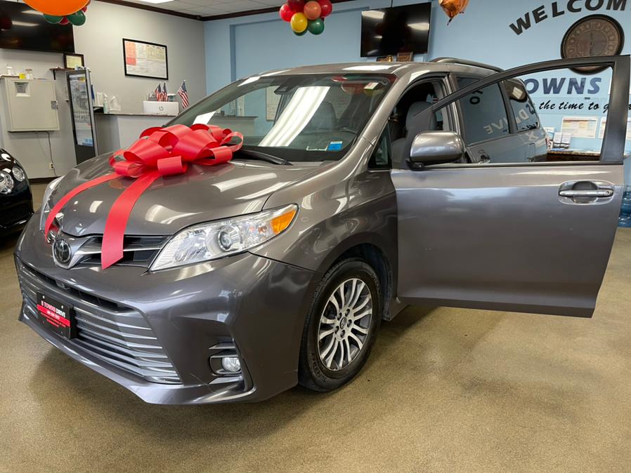 2018 Toyota Sienna XLE FWD 8-Passenger (Natl), available for sale in Inwood, New York | 5 Towns Drive. Inwood, New York 2018 Toyota Sienna XLE FWD 8-Passenger (Natl), available for sale in Inwood, New York | 5 Towns Drive. Inwood, New York