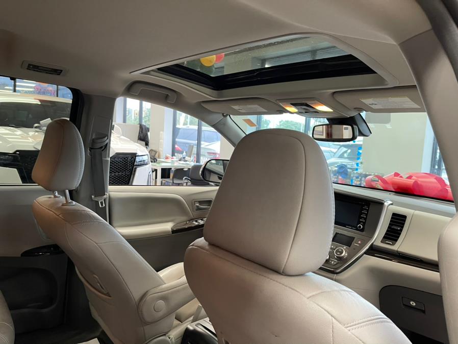 2018 Toyota Sienna XLE FWD 8-Passenger (Natl), available for sale in Inwood, New York | 5 Towns Drive. Inwood, New York 2018 Toyota Sienna XLE FWD 8-Passenger (Natl), available for sale in Inwood, New York | 5 Towns Drive. Inwood, New York