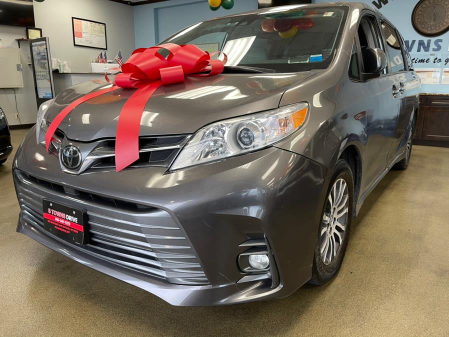 2018 Toyota Sienna XLE FWD 8-Passenger (Natl), available for sale in Inwood, New York | 5 Towns Drive. Inwood, New York 2018 Toyota Sienna XLE FWD 8-Passenger (Natl), available for sale in Inwood, New York | 5 Towns Drive. Inwood, New York