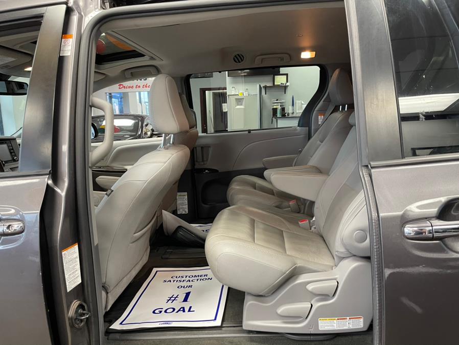 2018 Toyota Sienna XLE FWD 8-Passenger (Natl), available for sale in Inwood, New York | 5 Towns Drive. Inwood, New York 2018 Toyota Sienna XLE FWD 8-Passenger (Natl), available for sale in Inwood, New York | 5 Towns Drive. Inwood, New York
