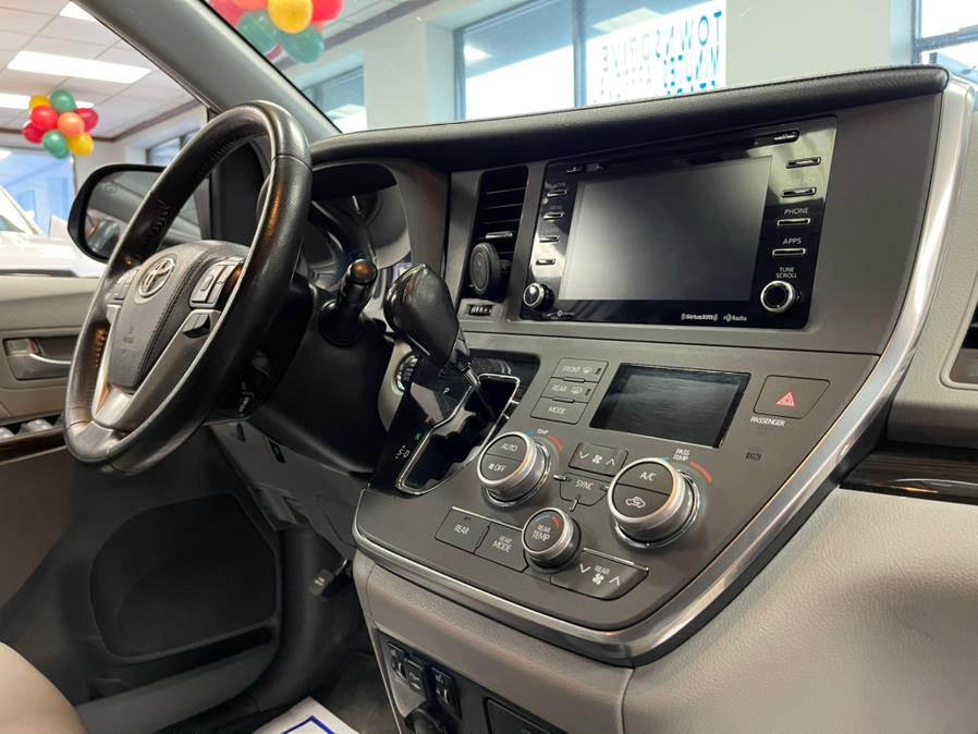 2018 Toyota Sienna XLE FWD 8-Passenger (Natl), available for sale in Inwood, New York | 5 Towns Drive. Inwood, New York 2018 Toyota Sienna XLE FWD 8-Passenger (Natl), available for sale in Inwood, New York | 5 Towns Drive. Inwood, New York