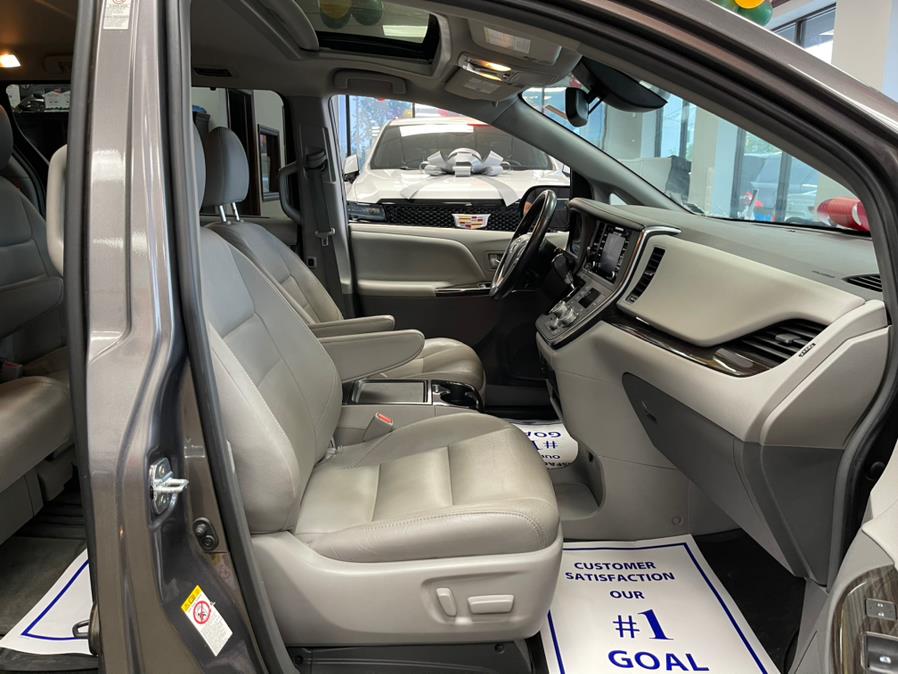 2018 Toyota Sienna XLE FWD 8-Passenger (Natl), available for sale in Inwood, New York | 5 Towns Drive. Inwood, New York 2018 Toyota Sienna XLE FWD 8-Passenger (Natl), available for sale in Inwood, New York | 5 Towns Drive. Inwood, New York