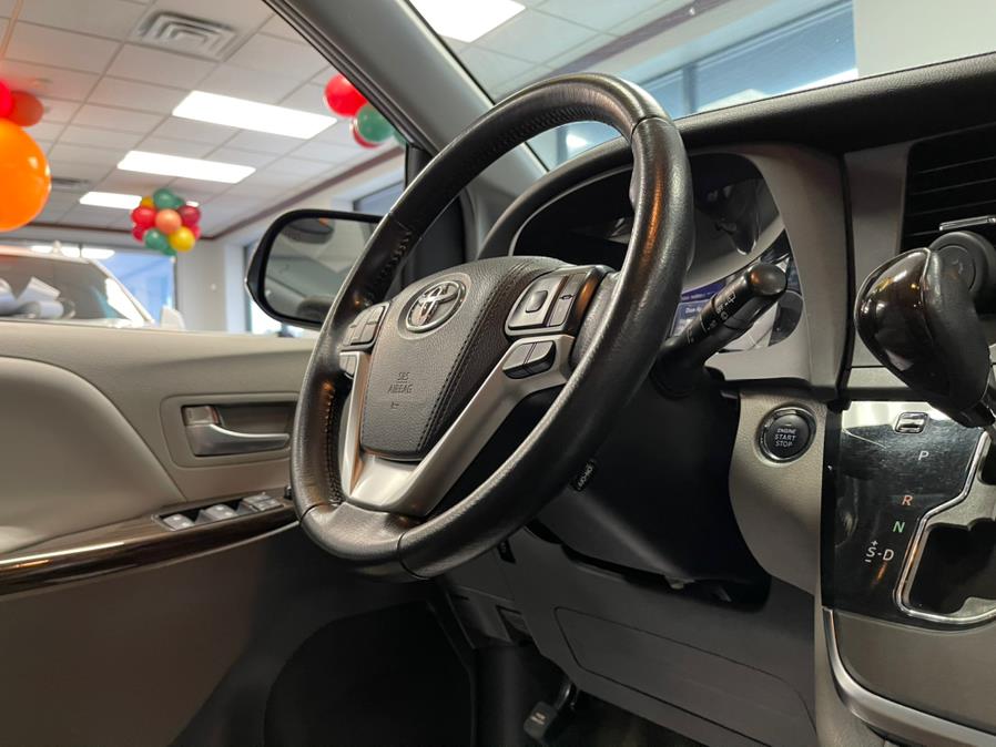 2018 Toyota Sienna XLE FWD 8-Passenger (Natl), available for sale in Inwood, New York | 5 Towns Drive. Inwood, New York 2018 Toyota Sienna XLE FWD 8-Passenger (Natl), available for sale in Inwood, New York | 5 Towns Drive. Inwood, New York