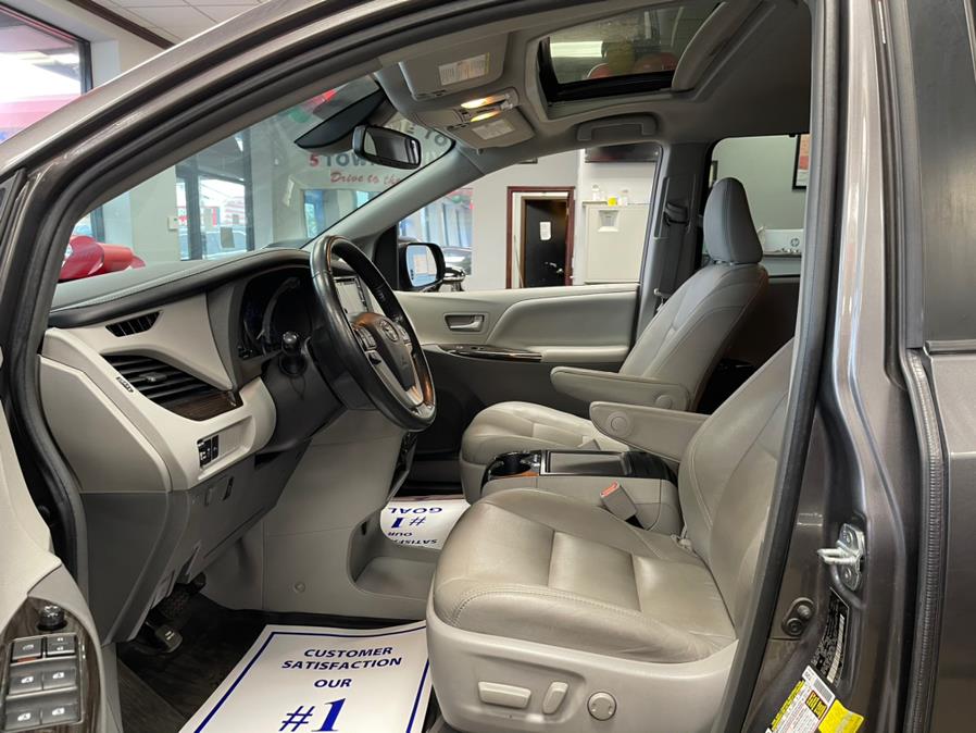 2018 Toyota Sienna XLE FWD 8-Passenger (Natl), available for sale in Inwood, New York | 5 Towns Drive. Inwood, New York 2018 Toyota Sienna XLE FWD 8-Passenger (Natl), available for sale in Inwood, New York | 5 Towns Drive. Inwood, New York