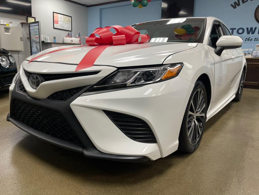 Used Toyota Camry SE Auto (Natl) 2020 | 5 Towns Drive. Inwood, New York Used Toyota Camry SE Auto (Natl) 2020 | 5 Towns Drive. Inwood, New York