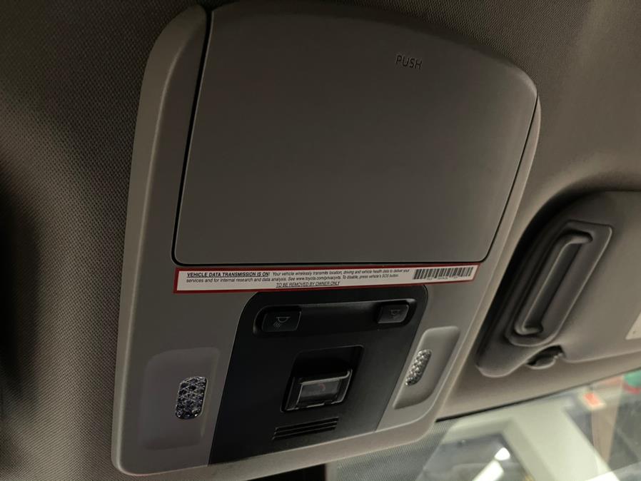 Used Toyota Camry SE Auto (Natl) 2020 | 5 Towns Drive. Inwood, New York Used Toyota Camry SE Auto (Natl) 2020 | 5 Towns Drive. Inwood, New York