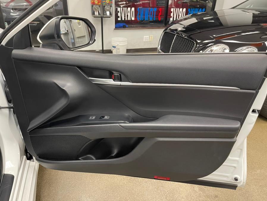 Used Toyota Camry SE Auto (Natl) 2020 | 5 Towns Drive. Inwood, New York Used Toyota Camry SE Auto (Natl) 2020 | 5 Towns Drive. Inwood, New York
