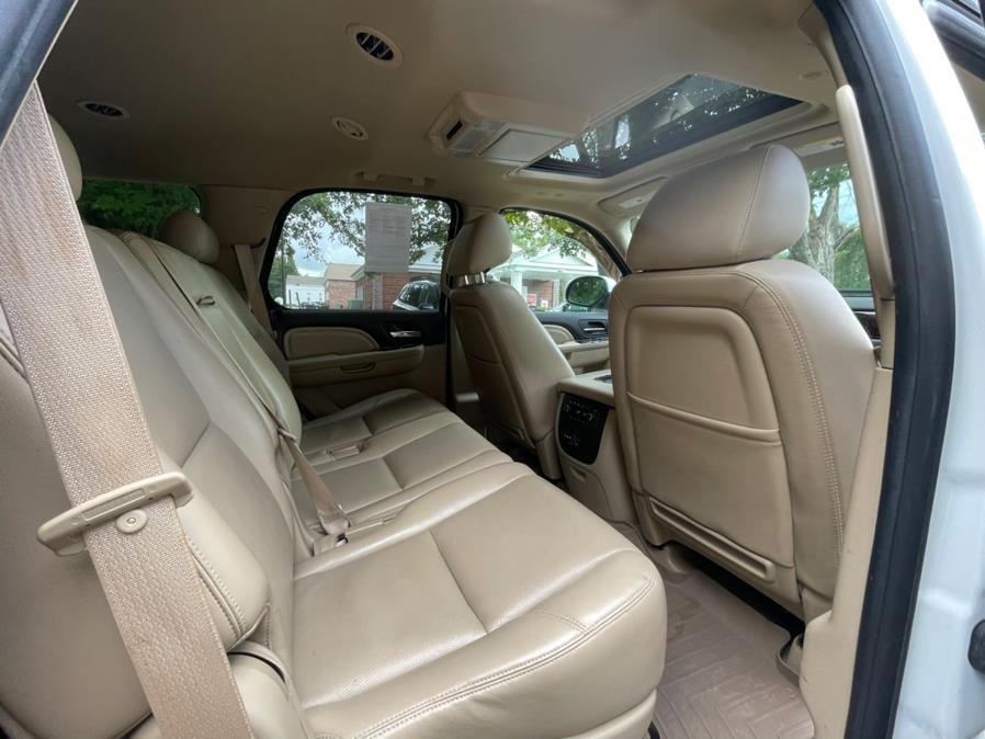 Used GMC Yukon AWD 4dr 1500 Denali 2010 | Lava Motors 2 Inc. Canton, Connecticut Used GMC Yukon AWD 4dr 1500 Denali 2010 | Lava Motors 2 Inc. Canton, Connecticut