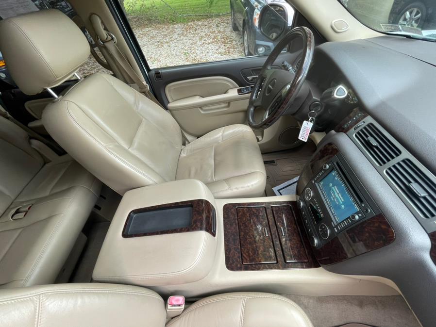 Used GMC Yukon AWD 4dr 1500 Denali 2010 | Lava Motors 2 Inc. Canton, Connecticut Used GMC Yukon AWD 4dr 1500 Denali 2010 | Lava Motors 2 Inc. Canton, Connecticut