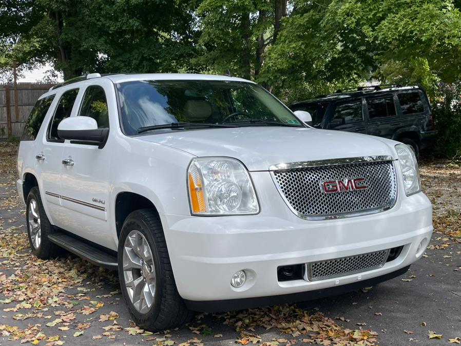 Used GMC Yukon AWD 4dr 1500 Denali 2010 | Lava Motors 2 Inc. Canton, Connecticut Used GMC Yukon AWD 4dr 1500 Denali 2010 | Lava Motors 2 Inc. Canton, Connecticut
