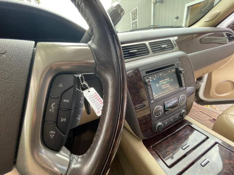 Used GMC Yukon AWD 4dr 1500 Denali 2010 | Lava Motors 2 Inc. Canton, Connecticut Used GMC Yukon AWD 4dr 1500 Denali 2010 | Lava Motors 2 Inc. Canton, Connecticut