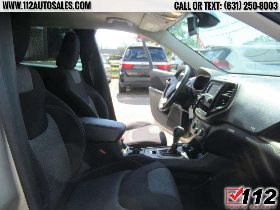 2015 Jeep Cherokee 4WD 4dr Sport, available for sale in Patchogue, New York | 112 Auto Sales. Patchogue, New York 2015 Jeep Cherokee 4WD 4dr Sport, available for sale in Patchogue, New York | 112 Auto Sales. Patchogue, New York