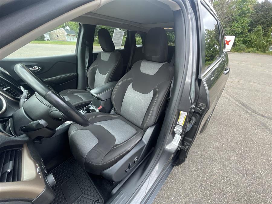 Used Jeep Cherokee 4WD 4dr Latitude 2014 | Wiz Leasing Inc. Stratford, Connecticut Used Jeep Cherokee 4WD 4dr Latitude 2014 | Wiz Leasing Inc. Stratford, Connecticut