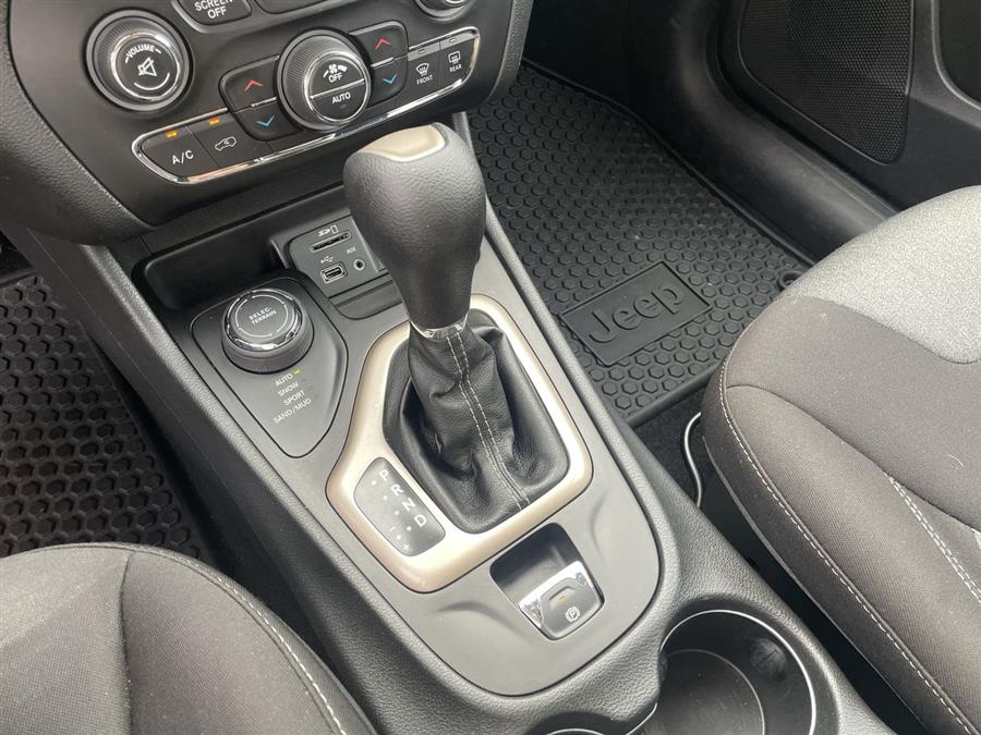 Used Jeep Cherokee 4WD 4dr Latitude 2014 | Wiz Leasing Inc. Stratford, Connecticut Used Jeep Cherokee 4WD 4dr Latitude 2014 | Wiz Leasing Inc. Stratford, Connecticut