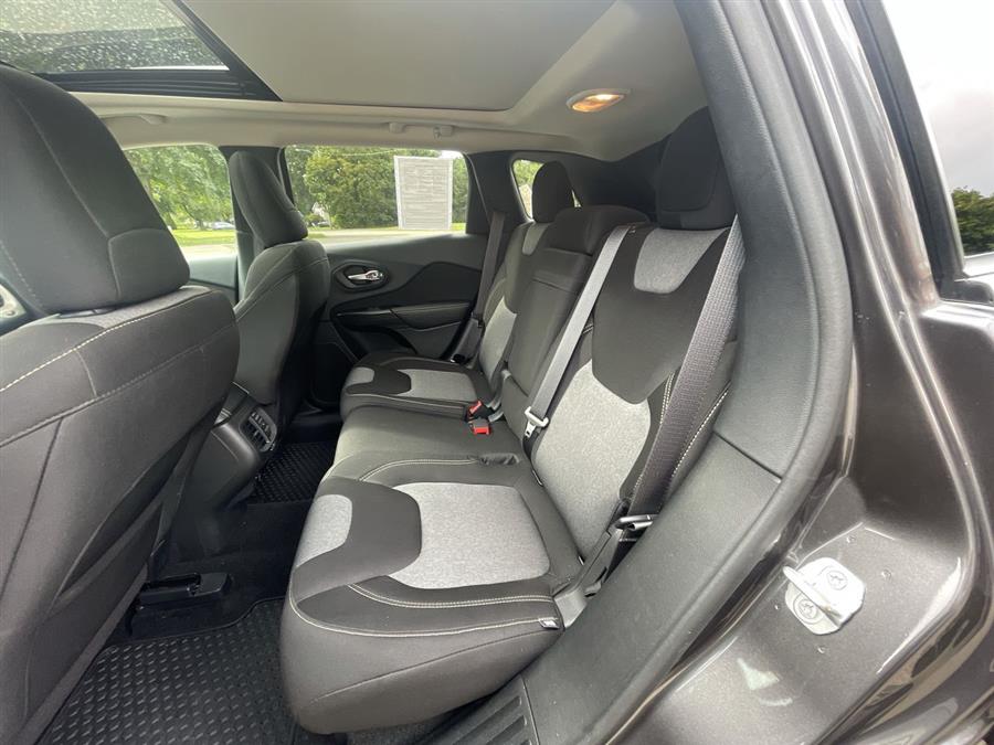 Used Jeep Cherokee 4WD 4dr Latitude 2014 | Wiz Leasing Inc. Stratford, Connecticut Used Jeep Cherokee 4WD 4dr Latitude 2014 | Wiz Leasing Inc. Stratford, Connecticut