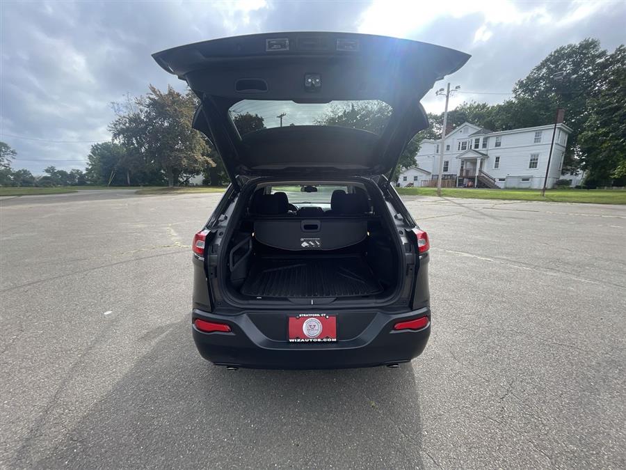 Used Jeep Cherokee 4WD 4dr Latitude 2014 | Wiz Leasing Inc. Stratford, Connecticut Used Jeep Cherokee 4WD 4dr Latitude 2014 | Wiz Leasing Inc. Stratford, Connecticut