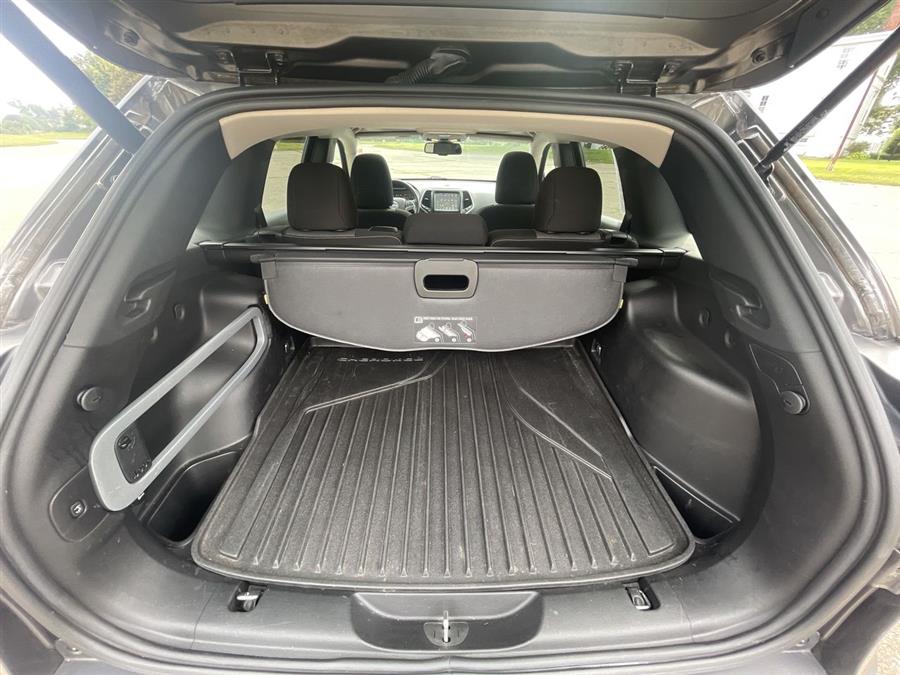 Used Jeep Cherokee 4WD 4dr Latitude 2014 | Wiz Leasing Inc. Stratford, Connecticut Used Jeep Cherokee 4WD 4dr Latitude 2014 | Wiz Leasing Inc. Stratford, Connecticut