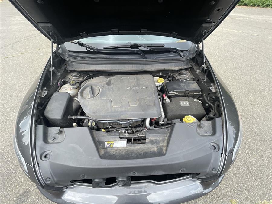 Used Jeep Cherokee 4WD 4dr Latitude 2014 | Wiz Leasing Inc. Stratford, Connecticut Used Jeep Cherokee 4WD 4dr Latitude 2014 | Wiz Leasing Inc. Stratford, Connecticut