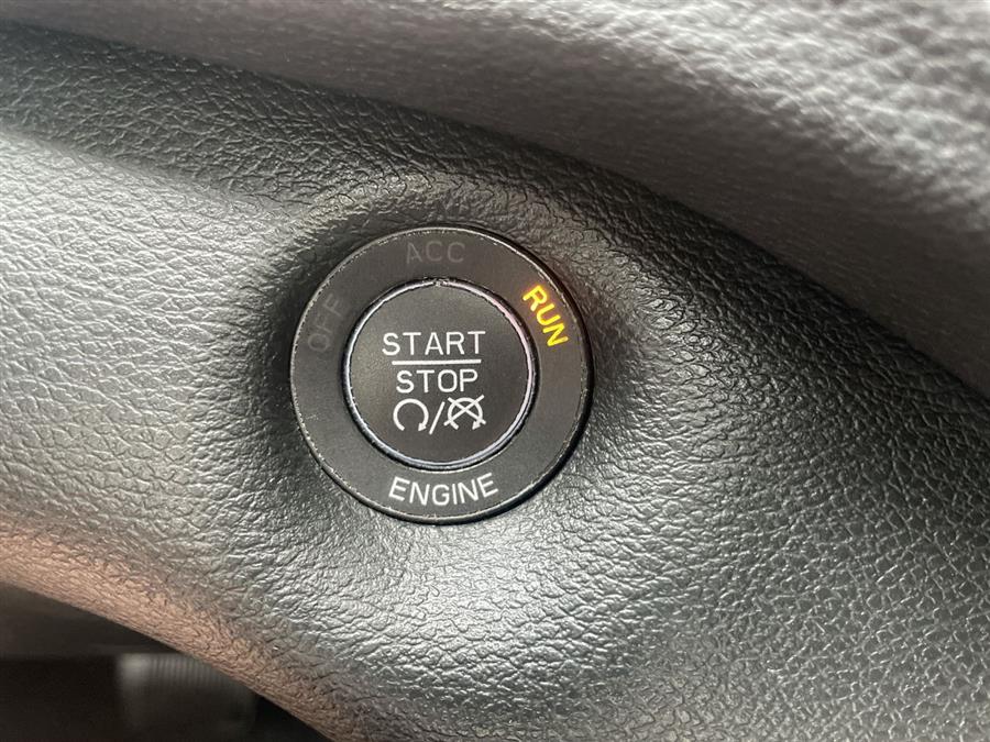 Used Jeep Cherokee 4WD 4dr Latitude 2014 | Wiz Leasing Inc. Stratford, Connecticut Used Jeep Cherokee 4WD 4dr Latitude 2014 | Wiz Leasing Inc. Stratford, Connecticut