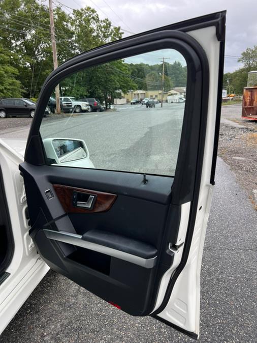 2012 Mercedes-Benz GLK-Class 4MATIC 4dr GLK350, available for sale in Ashland, Massachusetts | New Beginning Auto Service Inc. Ashland, Massachusetts 2012 Mercedes-Benz GLK-Class 4MATIC 4dr GLK350, available for sale in Ashland, Massachusetts | New Beginning Auto Service Inc. Ashland, Massachusetts