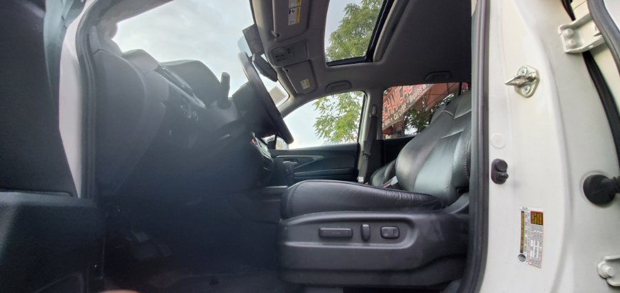 Used Honda Pilot EX-L AWD 2017 | Rubber Bros Auto World. Brooklyn, New York Used Honda Pilot EX-L AWD 2017 | Rubber Bros Auto World. Brooklyn, New York