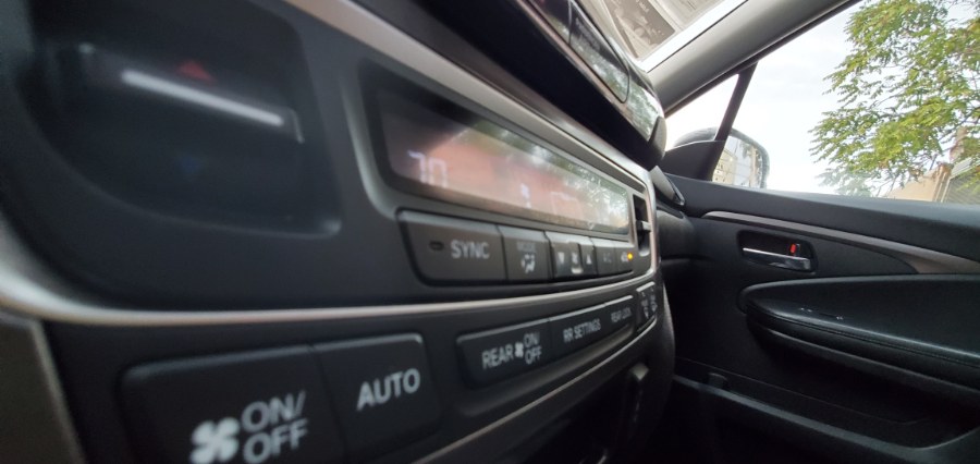 Used Honda Pilot EX-L AWD 2017 | Rubber Bros Auto World. Brooklyn, New York Used Honda Pilot EX-L AWD 2017 | Rubber Bros Auto World. Brooklyn, New York