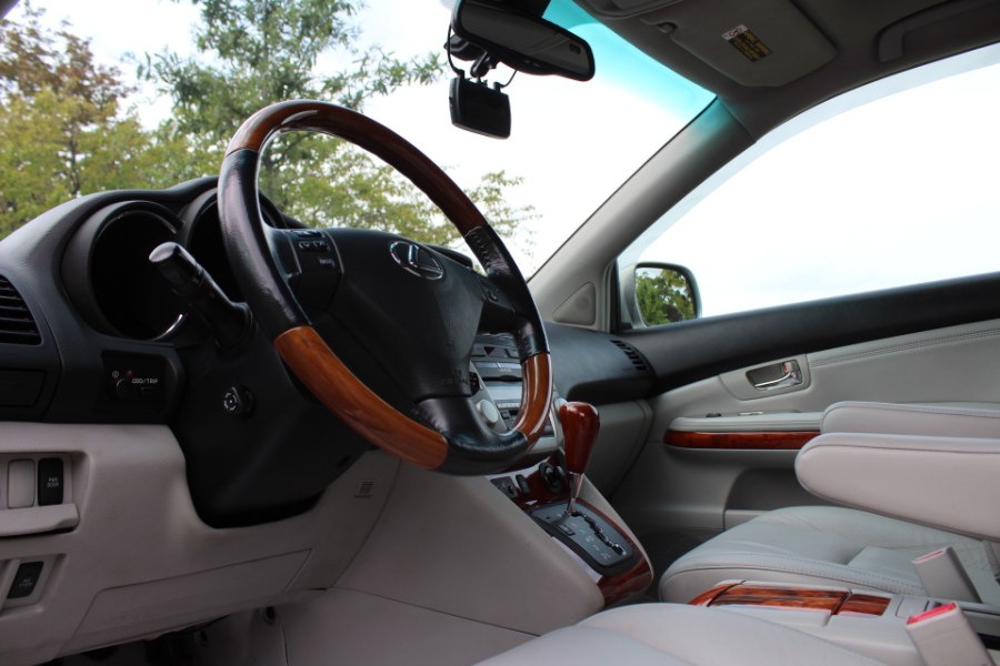 2005 Lexus RX 330 4dr SUV AWD, available for sale in Great Neck, New York | Great Neck Car Buyers & Sellers. Great Neck, New York 2005 Lexus RX 330 4dr SUV AWD, available for sale in Great Neck, New York | Great Neck Car Buyers & Sellers. Great Neck, New York