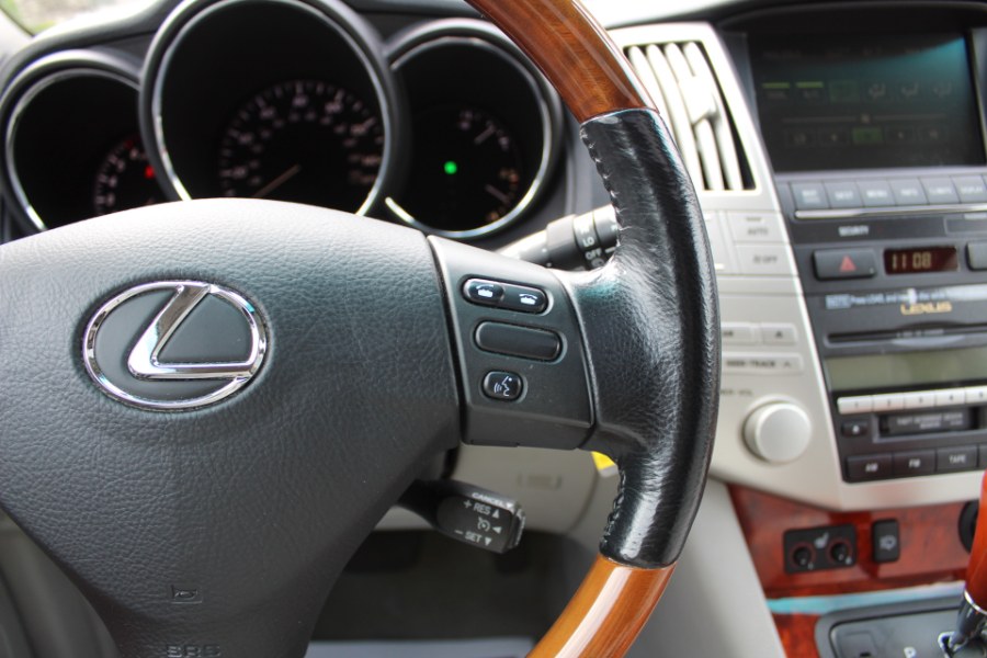 2005 Lexus RX 330 4dr SUV AWD, available for sale in Great Neck, New York | Great Neck Car Buyers & Sellers. Great Neck, New York 2005 Lexus RX 330 4dr SUV AWD, available for sale in Great Neck, New York | Great Neck Car Buyers & Sellers. Great Neck, New York