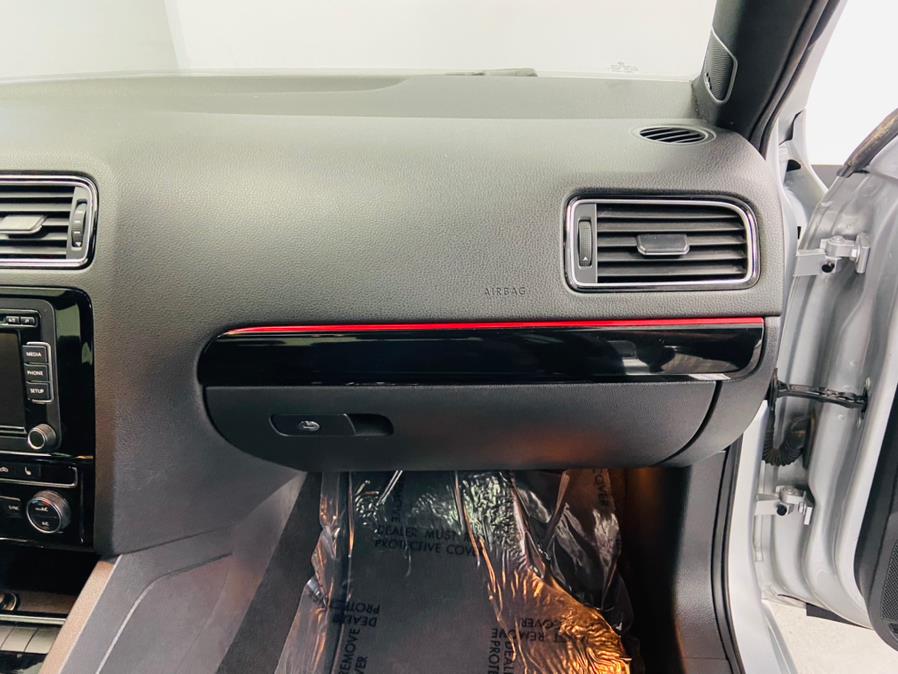 2015 Volkswagen Jetta Sedan 4dr Man 2.0T GLI SE PZEV, available for sale in Linden, New Jersey | East Coast Auto Group. Linden, New Jersey 2015 Volkswagen Jetta Sedan 4dr Man 2.0T GLI SE PZEV, available for sale in Linden, New Jersey | East Coast Auto Group. Linden, New Jersey