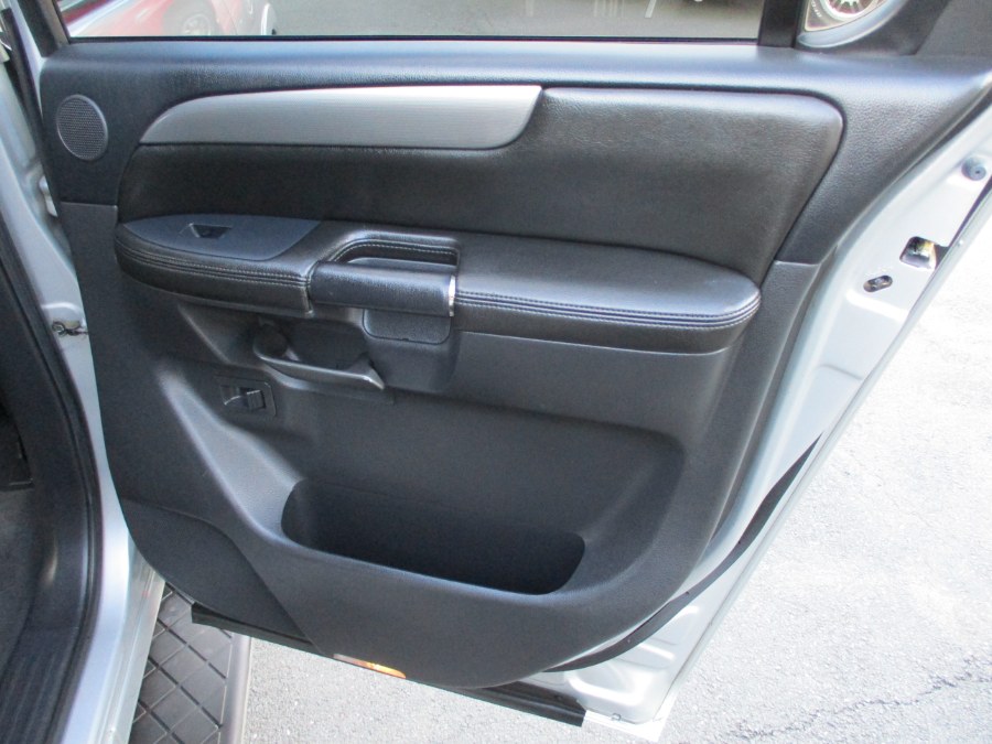 2010 Nissan Armada 4WD 4dr Platinum, available for sale in Suffield, Connecticut | Suffield Auto LLC. Suffield, Connecticut 2010 Nissan Armada 4WD 4dr Platinum, available for sale in Suffield, Connecticut | Suffield Auto LLC. Suffield, Connecticut