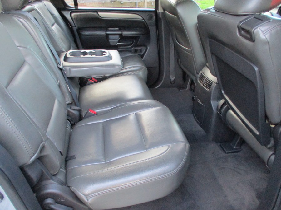 2010 Nissan Armada 4WD 4dr Platinum, available for sale in Suffield, Connecticut | Suffield Auto LLC. Suffield, Connecticut 2010 Nissan Armada 4WD 4dr Platinum, available for sale in Suffield, Connecticut | Suffield Auto LLC. Suffield, Connecticut