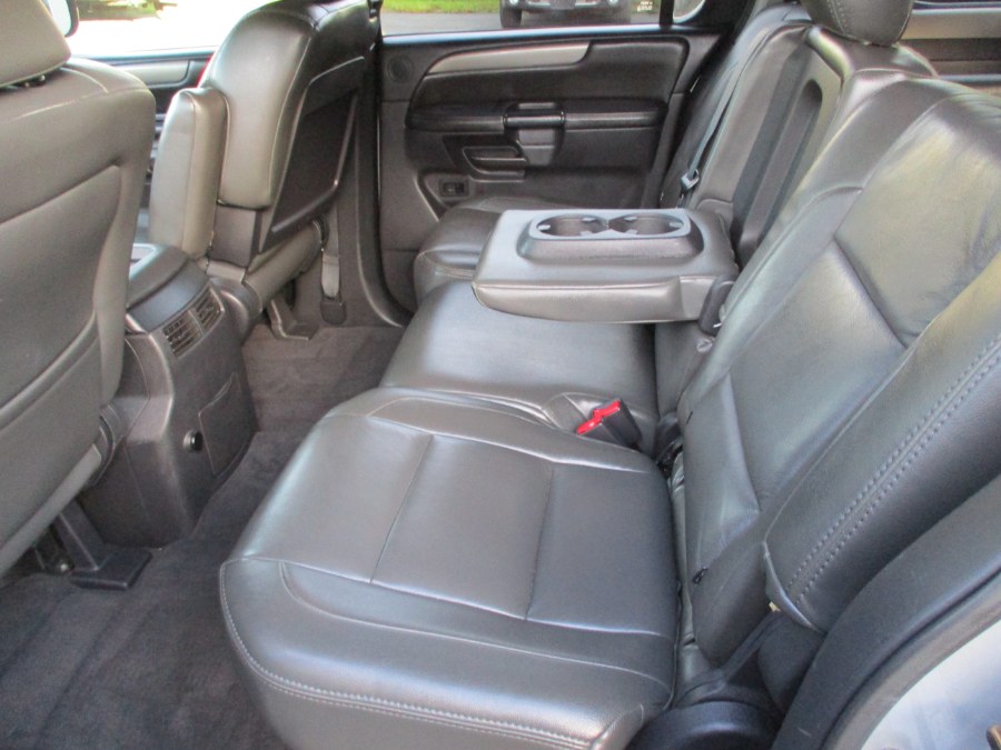 2010 Nissan Armada 4WD 4dr Platinum, available for sale in Suffield, Connecticut | Suffield Auto LLC. Suffield, Connecticut 2010 Nissan Armada 4WD 4dr Platinum, available for sale in Suffield, Connecticut | Suffield Auto LLC. Suffield, Connecticut
