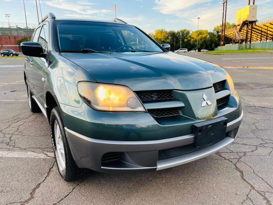 Used Mitsubishi Outlander 4dr AWD LS 2004 | Supreme Automotive. New Britain, Connecticut Used Mitsubishi Outlander 4dr AWD LS 2004 | Supreme Automotive. New Britain, Connecticut
