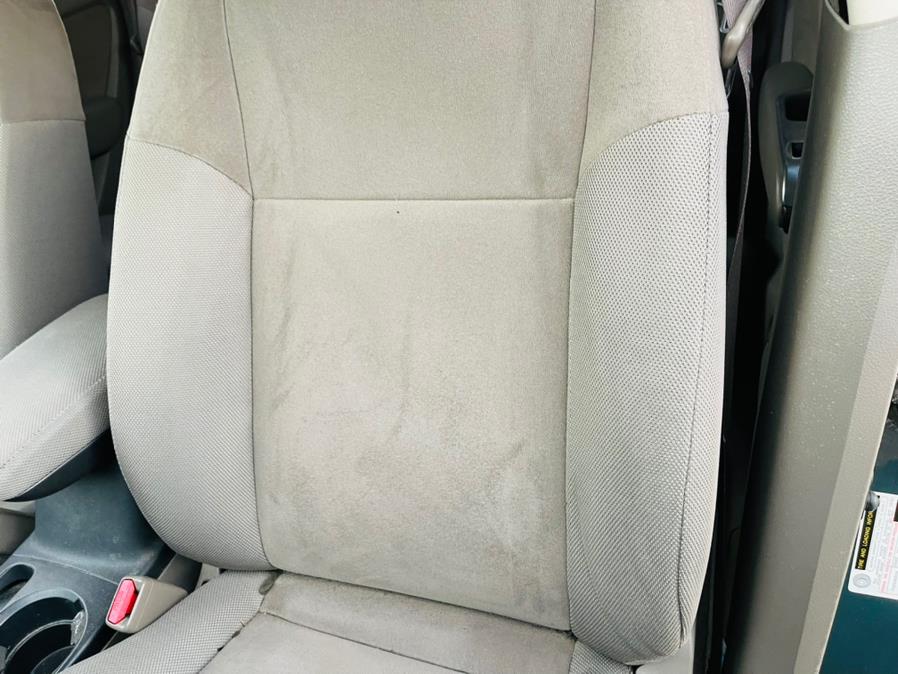 Used Mitsubishi Outlander 4dr AWD LS 2004 | Supreme Automotive. New Britain, Connecticut Used Mitsubishi Outlander 4dr AWD LS 2004 | Supreme Automotive. New Britain, Connecticut