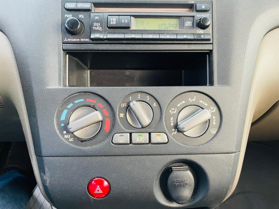 Used Mitsubishi Outlander 4dr AWD LS 2004 | Supreme Automotive. New Britain, Connecticut Used Mitsubishi Outlander 4dr AWD LS 2004 | Supreme Automotive. New Britain, Connecticut