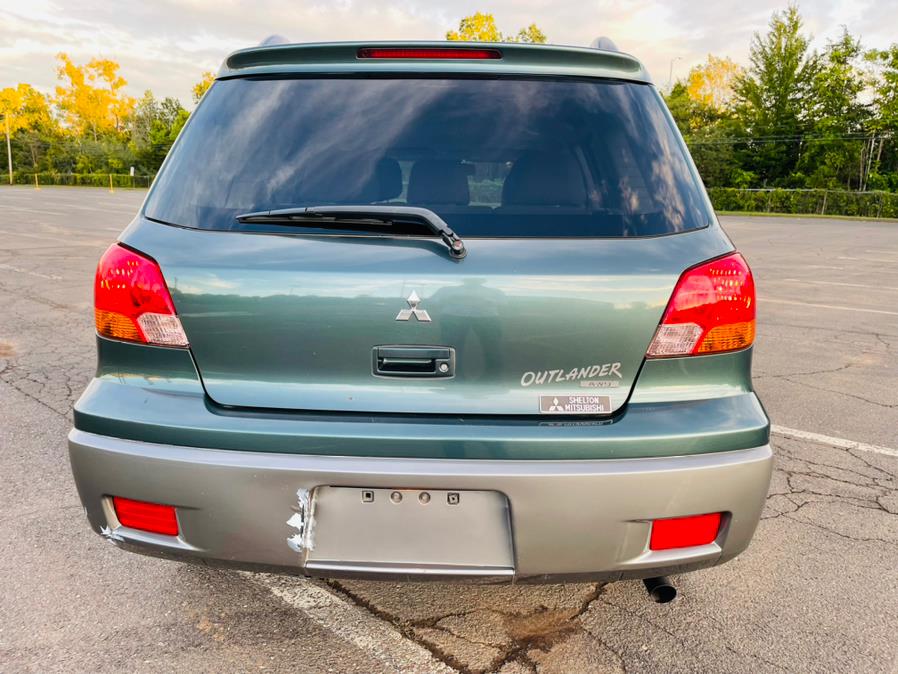 Used Mitsubishi Outlander 4dr AWD LS 2004 | Supreme Automotive. New Britain, Connecticut Used Mitsubishi Outlander 4dr AWD LS 2004 | Supreme Automotive. New Britain, Connecticut